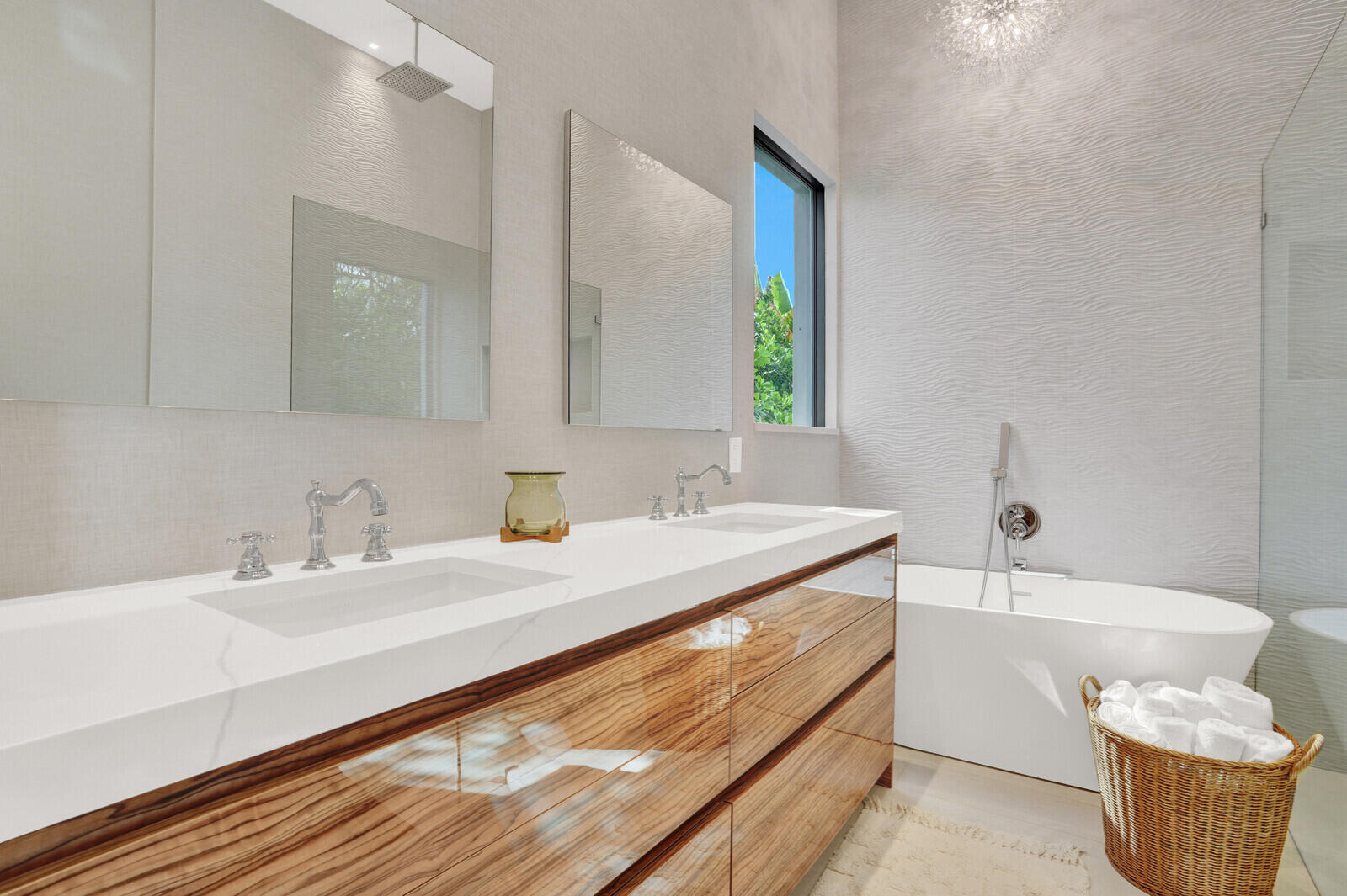 828 Northwest 2nd Avenue Boca Raton, FL 33432 - Photo 27 of 64 Primary Bathroom