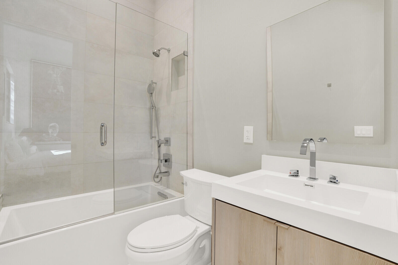 828 Northwest 2nd Avenue Boca Raton, FL 33432 - Photo 32 of 64 Bathroom