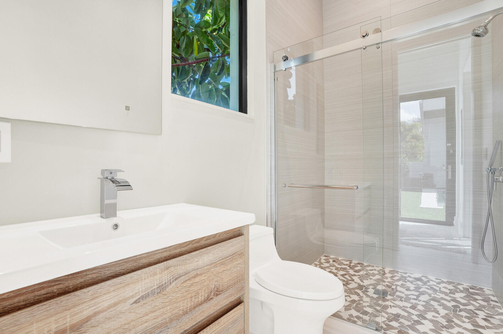 828 Northwest 2nd Avenue Boca Raton, FL 33432 - Photo 36 of 64 Bathroom