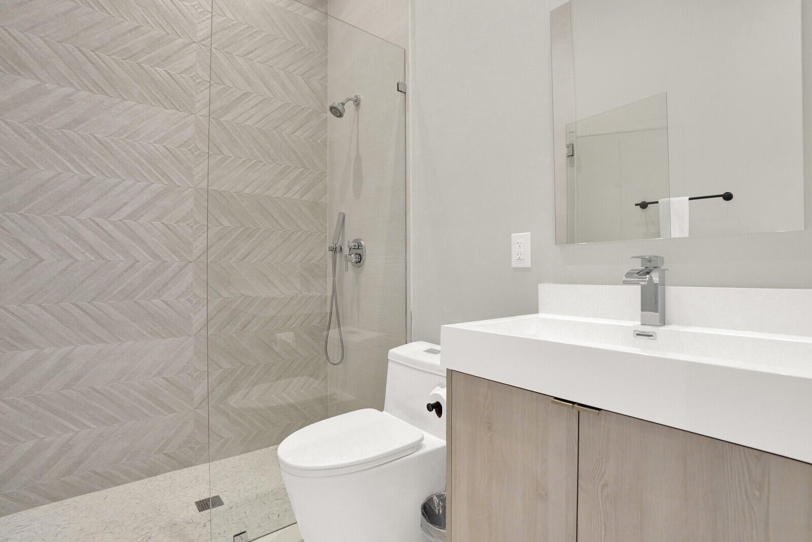 828 Northwest 2nd Avenue Boca Raton, FL 33432 - Photo 39 of 64 Bathroom