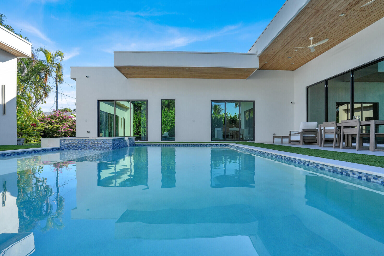 828 Northwest 2nd Avenue Boca Raton, FL 33432 - Photo 45 of 64 Outdoor Pool Area