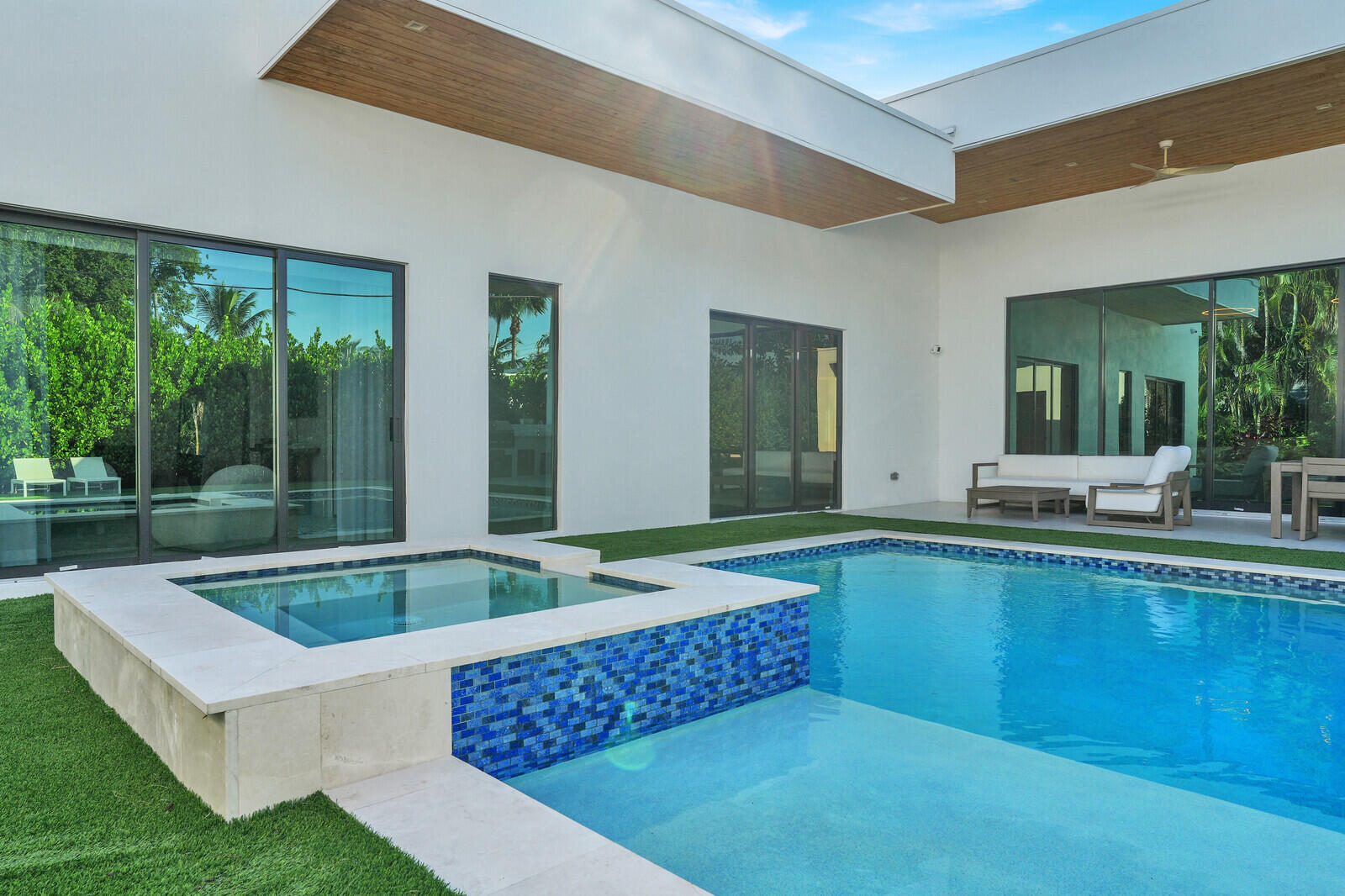 828 Northwest 2nd Avenue Boca Raton, FL 33432 - Photo 47 of 64 Outdoor Pool Area