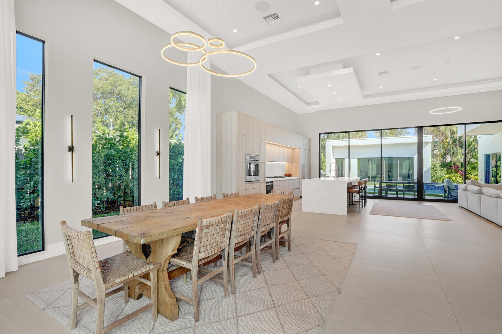828 Northwest 2nd Avenue Boca Raton, FL 33432 - Photo 5 of 64 Foyer and Dining Area