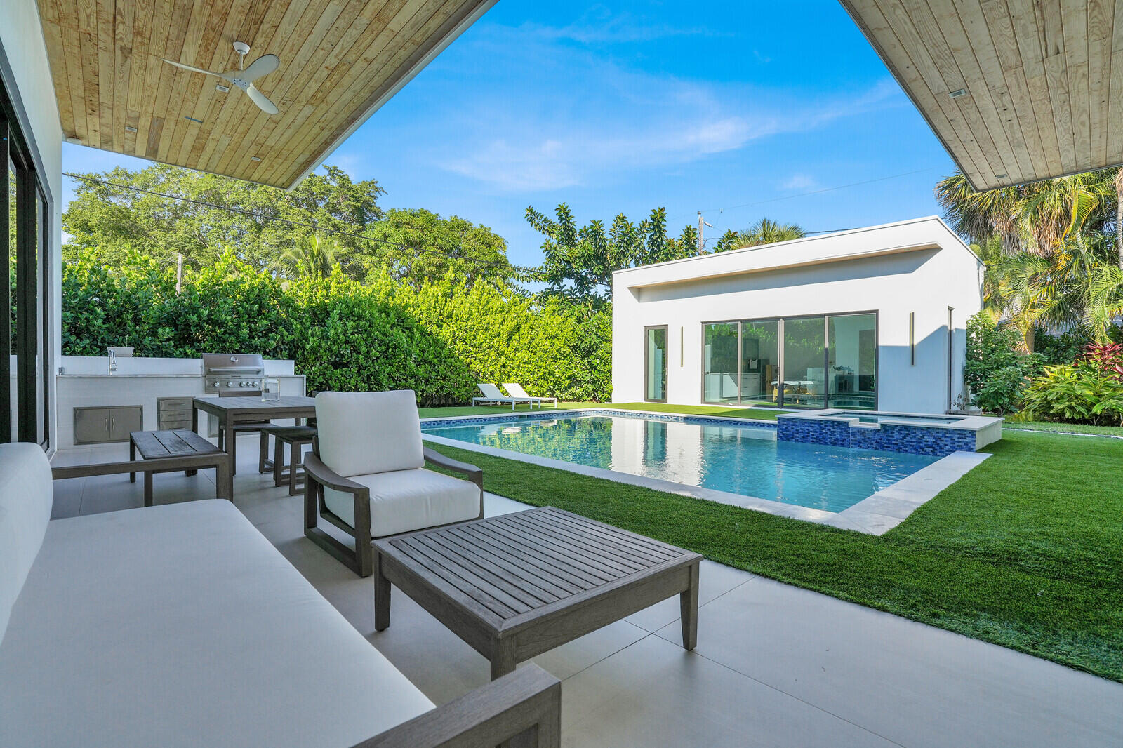 828 Northwest 2nd Avenue Boca Raton, FL 33432 - Photo 52 of 64 Outdoor Pool Area
