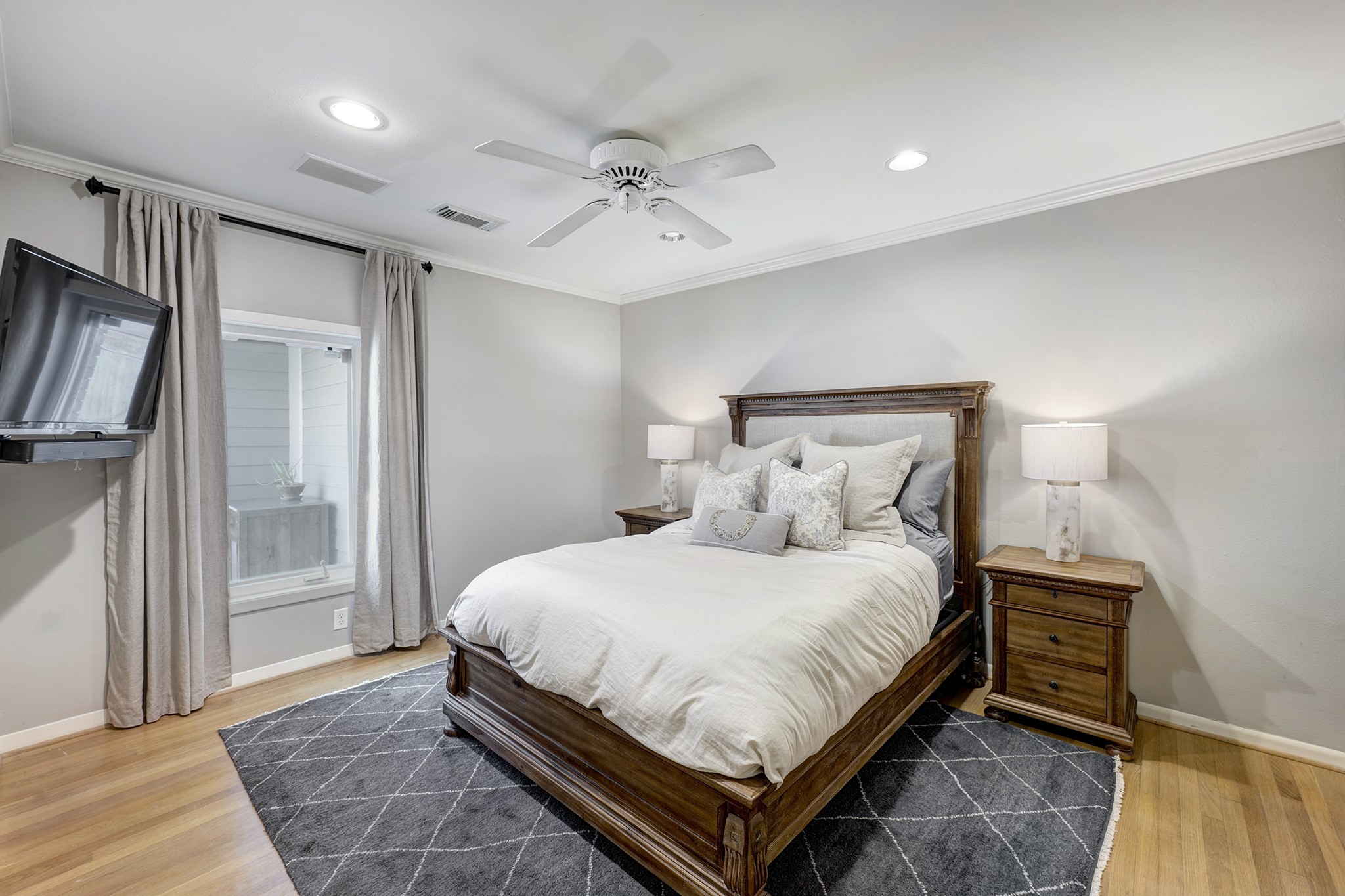 2215 Wroxton Road Houston, TX 77005 - Photo 14 of 30