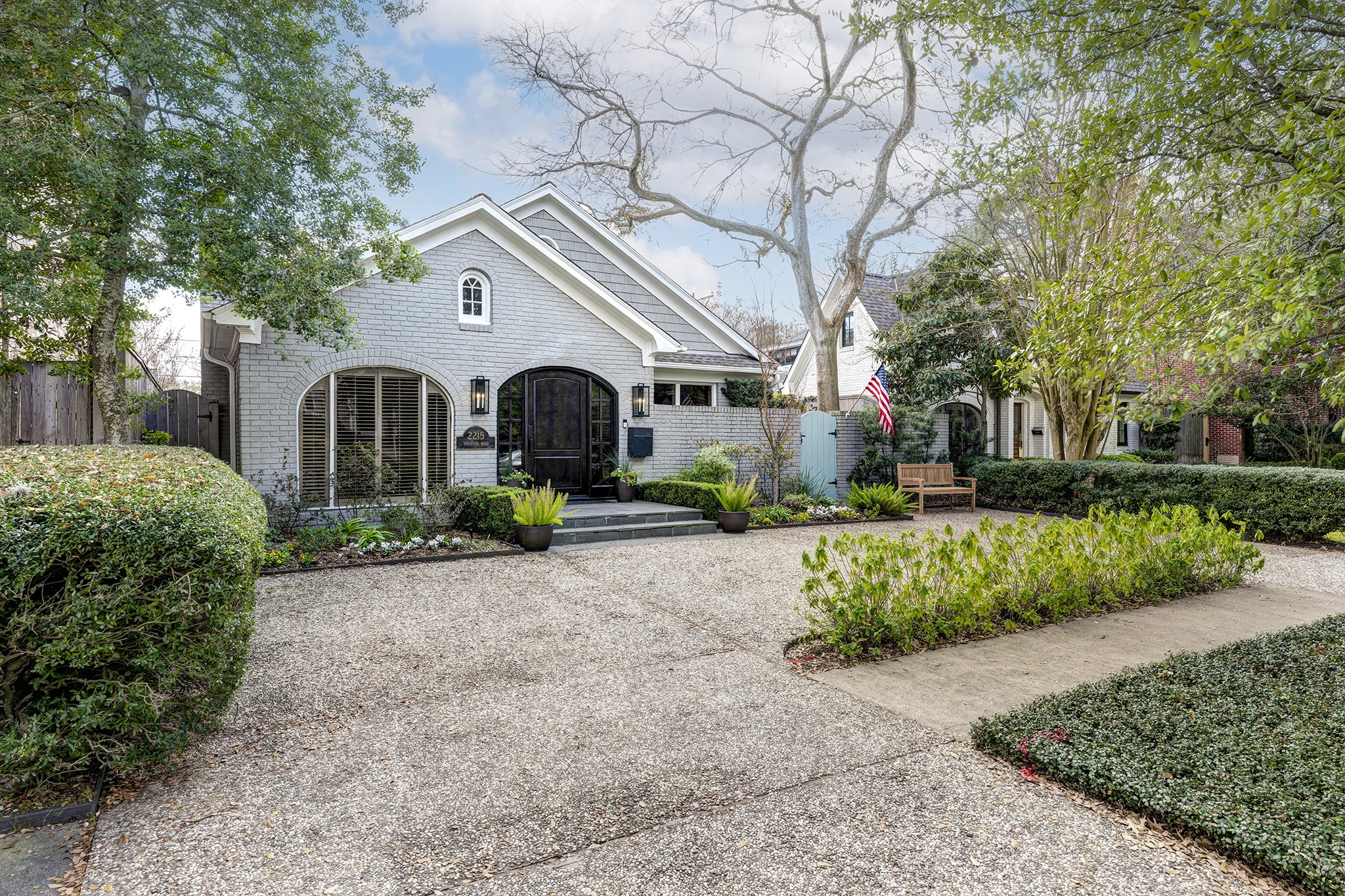 2215 Wroxton Road Houston, TX 77005 - Photo 3 of 30