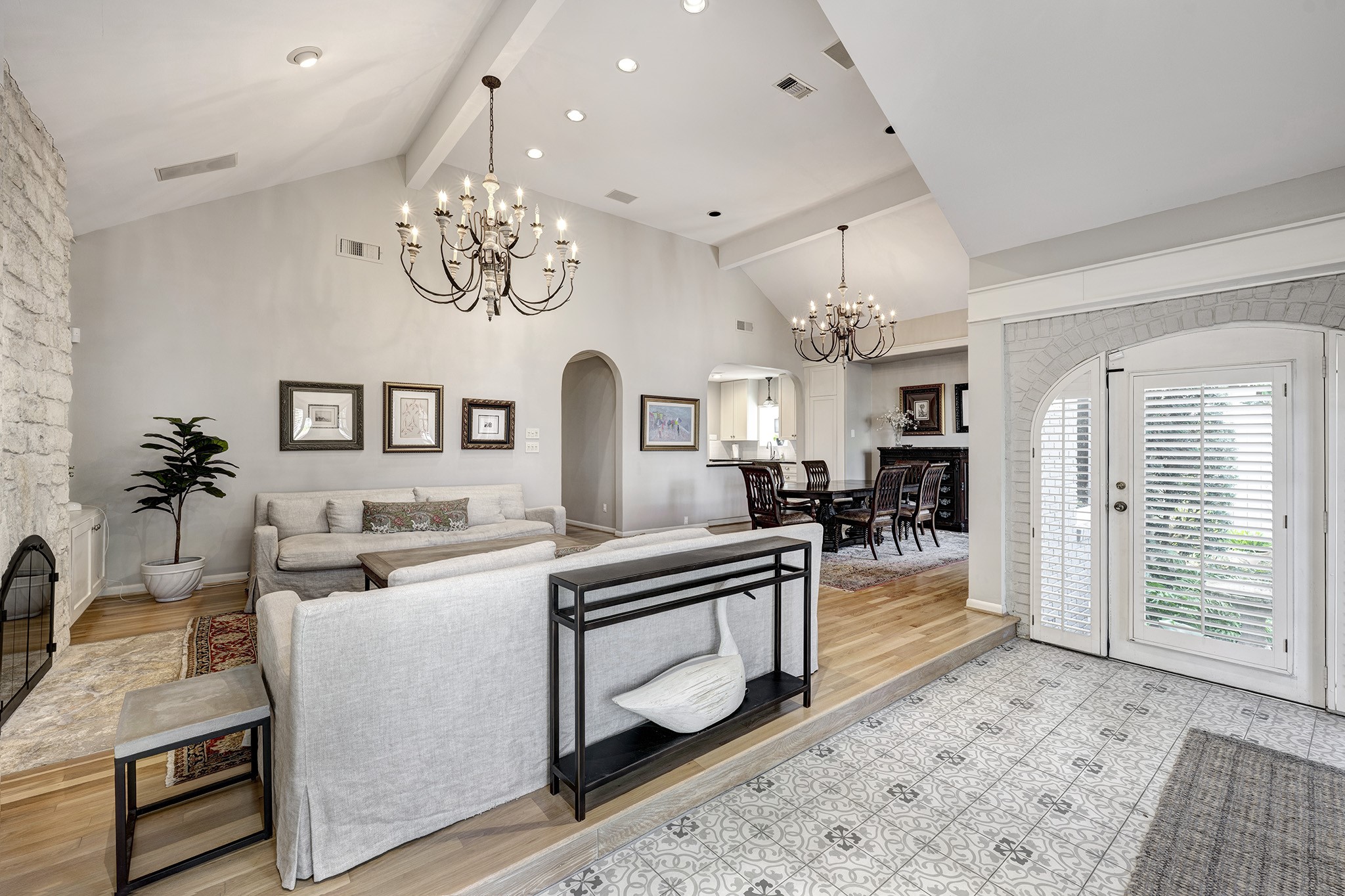 2215 Wroxton Road Houston, TX 77005 - Photo 4 of 30