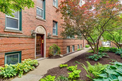 $379,000 | 2026 North Burling Street, Unit 107, Chicago, IL 60614