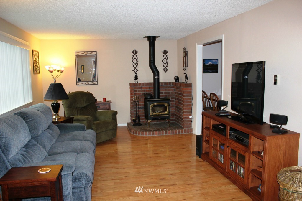 6055 Southeast Alpine Road Olalla, WA 98359 - Photo 2 of 15 Gallery Image 2