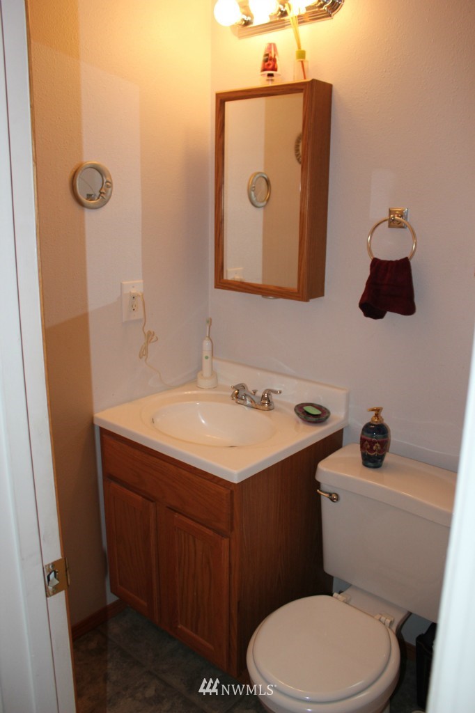 6055 Southeast Alpine Road Olalla, WA 98359 - Photo 10 of 15 Gallery Image 10
