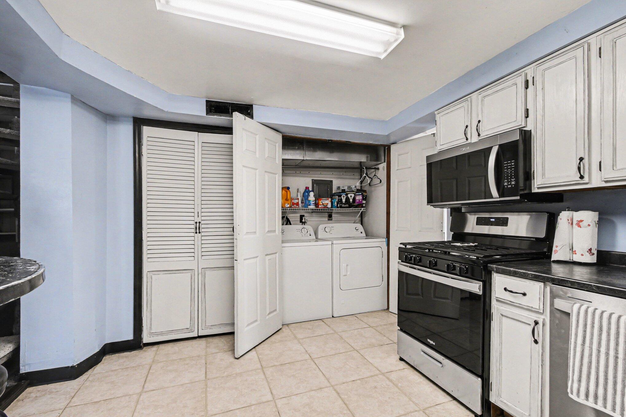 200 Harrington Avenue Crown Point, IN 46307 - Photo 9 of 12 2038x1359