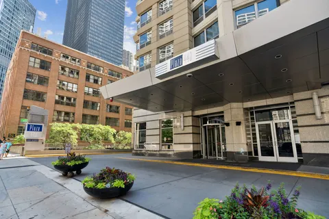 $195,000 | 440 North Wabash Avenue, Unit 2702, Chicago, IL 60611