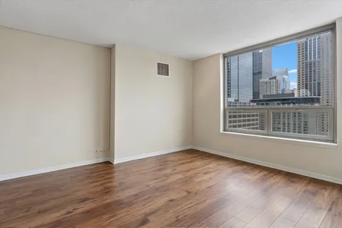 $195,000 | 440 North Wabash Avenue, Unit 2702, Chicago, IL 60611