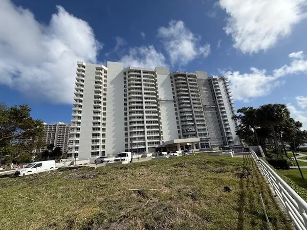 $10,000 | 4201 North Ocean Boulevard, Unit 203, Boca Raton, FL 33431