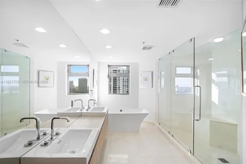 $899,000 | 17301 Biscayne Boulevard, Unit 1803, North Miami Beach, FL 33160