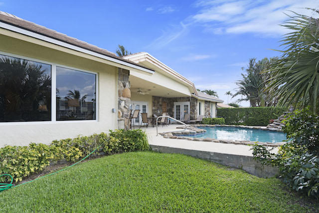19 Eleuthera Drive Ocean Ridge, FL 33435 - Photo 17 of 40 19_ELEUTHERA_DR_MLS_HID1162837_ROOM16