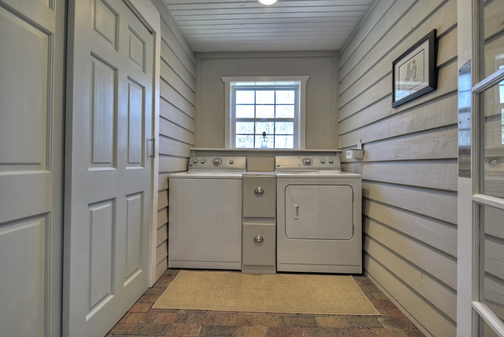 398 New Hope Road Ellijay, GA 30540 - Photo 26 of 70 Laundry on the main