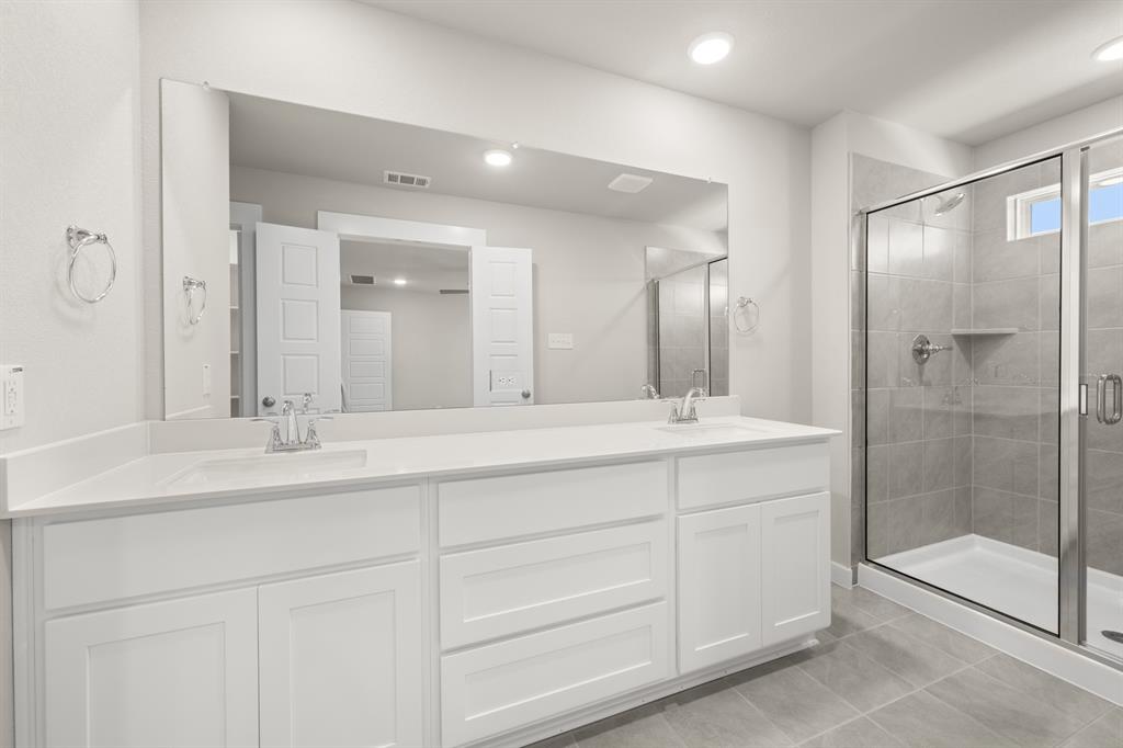 232 Wagon Spoke Way, Unit 17 Fort Worth, TX 76120 - Photo 23 of 26 232 Wagon Spoke- Primary Suite-3