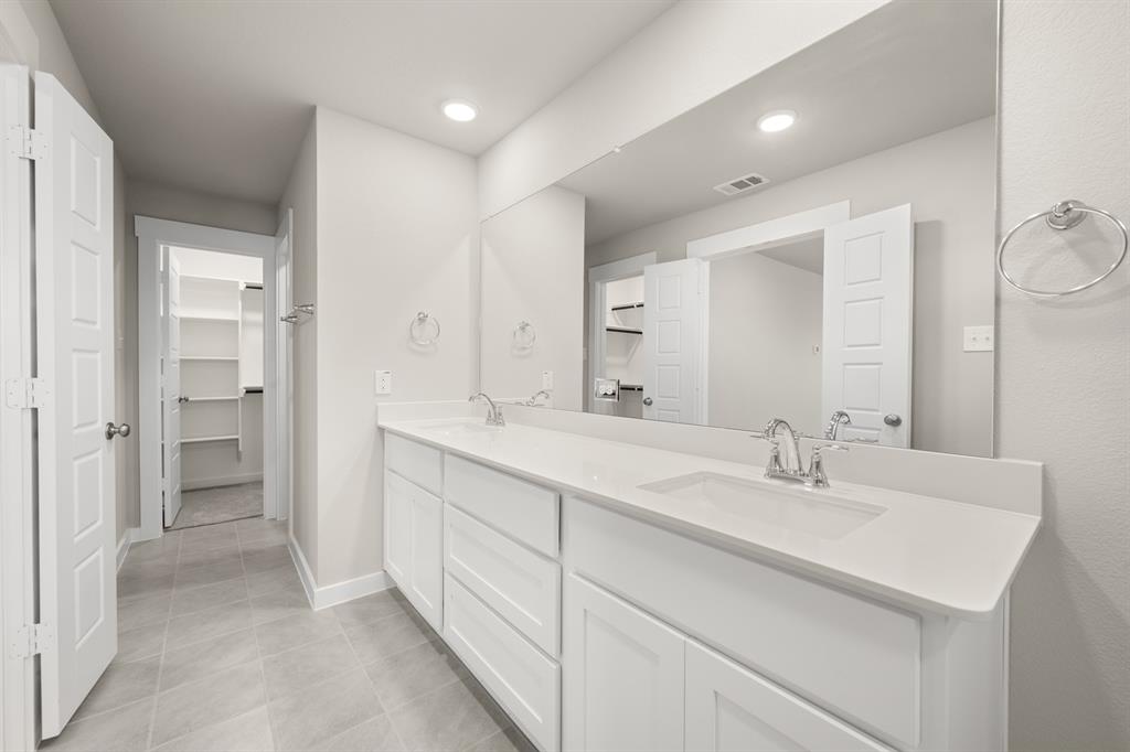 232 Wagon Spoke Way, Unit 17 Fort Worth, TX 76120 - Photo 25 of 26 232 Wagon Spoke- Primary Suite-5