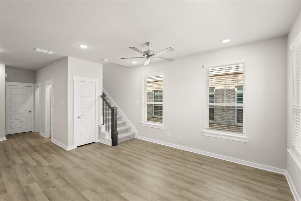 232 Wagon Spoke Way, Unit 17 Fort Worth, TX 76120 - Photo 7 of 26 232 Wagon Spoke- Living Room-2