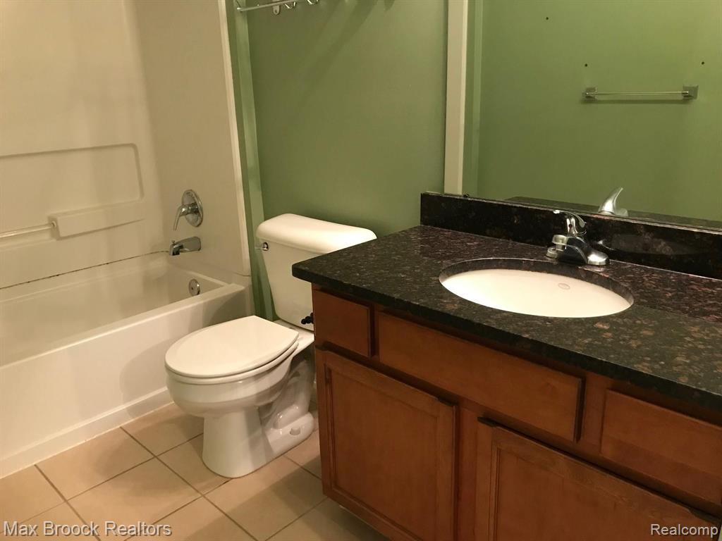 30389 Bradmore Road Warren, MI 48092 - Photo 15 of 22