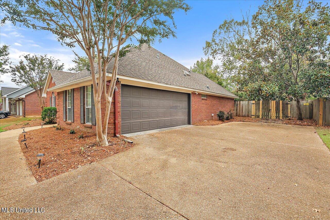 533 Spring Hill Drive Madison, MS 39110 - Photo 4 of 33 03-533 Spring Hill Dr