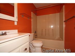 2421 Holmes Avenue Springfield, IL 62704 - Photo 21 of 22