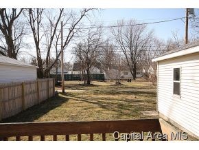 2421 Holmes Avenue Springfield, IL 62704 - Photo 4 of 22