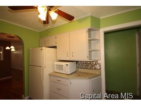 2421 Holmes Avenue Springfield, IL 62704 - Photo 7 of 22