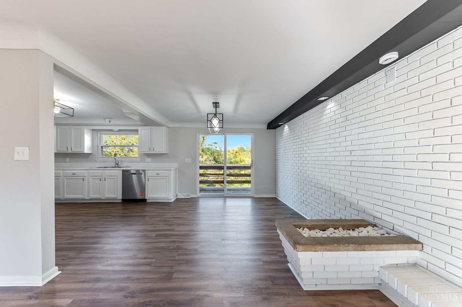 5630 Dry Ridge Road Cincinnati, OH 45252 - Photo 8 of 39 Gallery Image 8