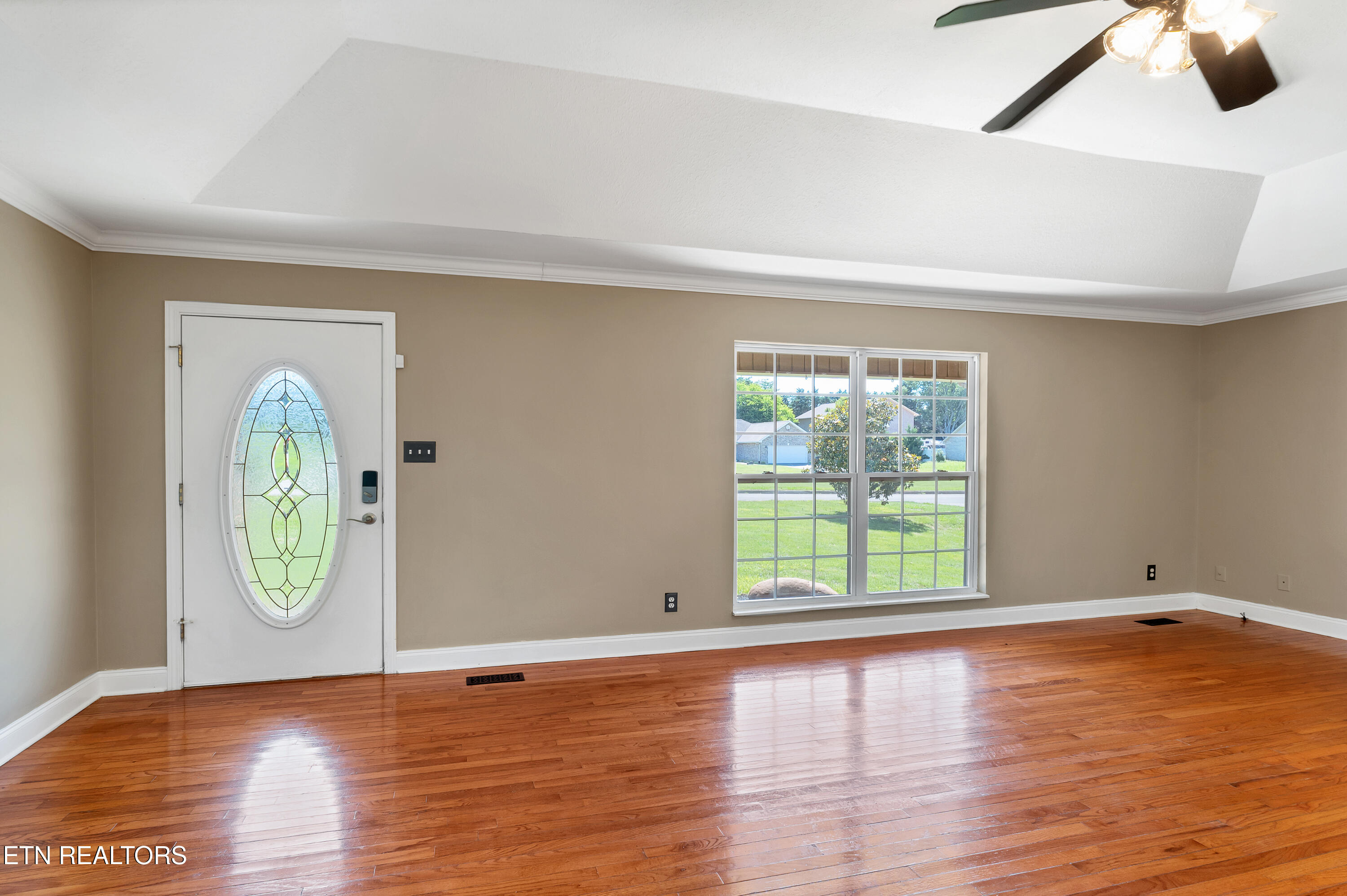 1130 Eloise West Road Greenback, TN 37742 - Photo 9 of 51 Spacious Living Room