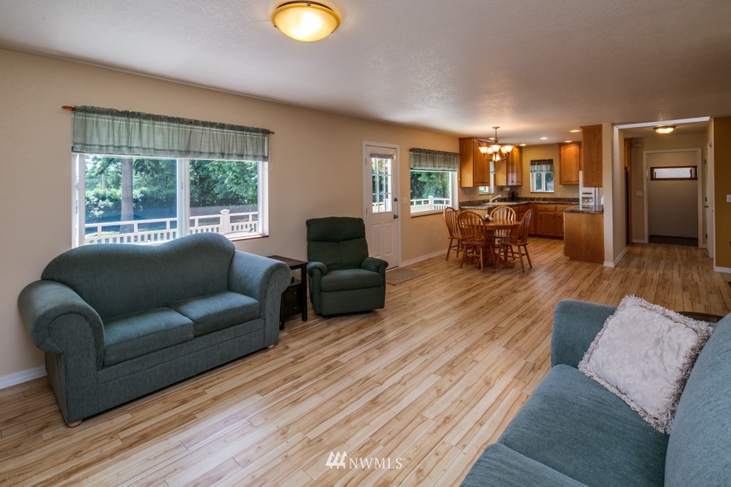 9363 Weidkamp Road Lynden, WA 98264 - Photo 3 of 25
