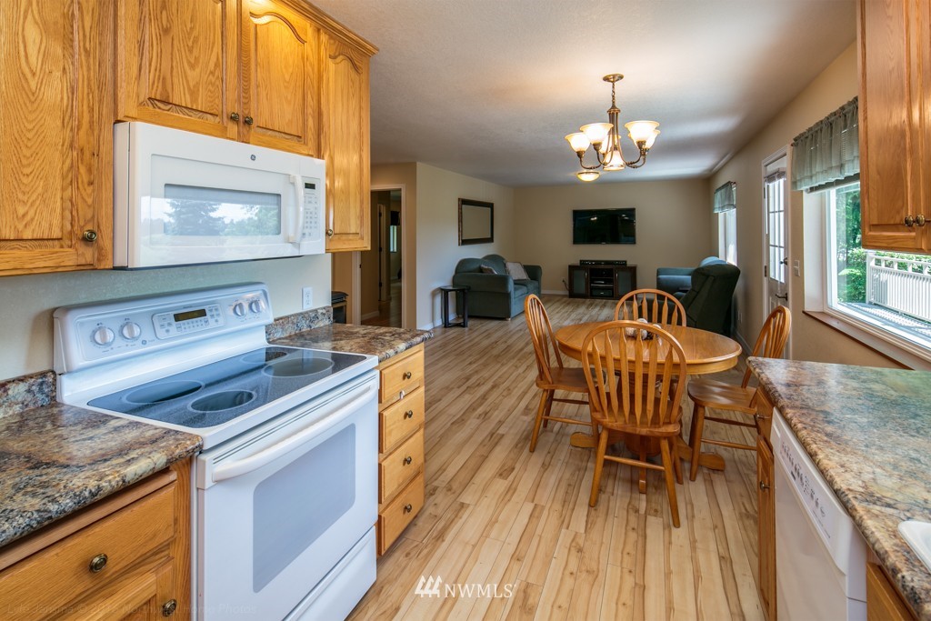 9363 Weidkamp Road Lynden, WA 98264 - Photo 9 of 25