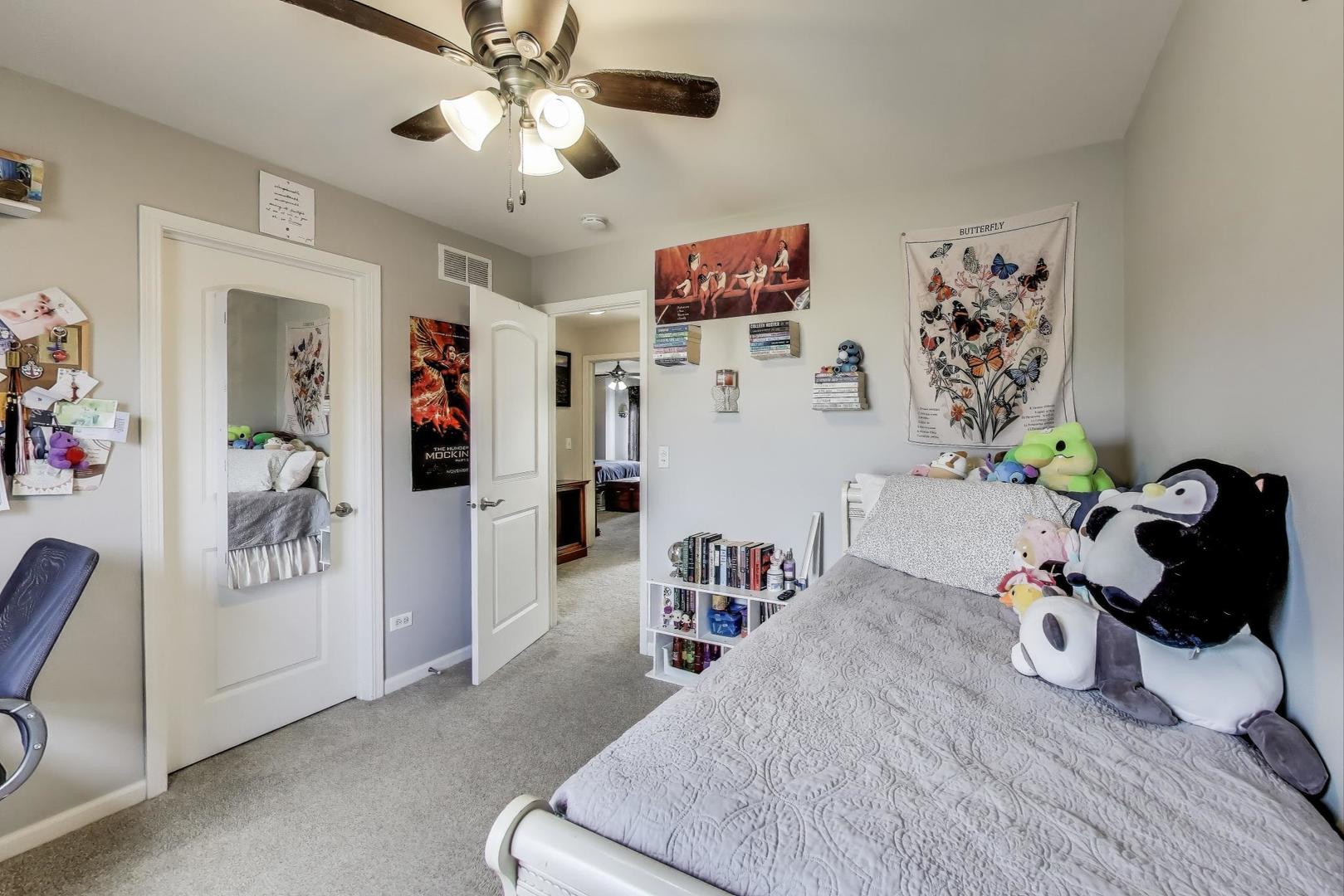 1113 Draper Road McHenry, IL 60050 - Photo 15 of 25 a living room with furniture and air conditioner