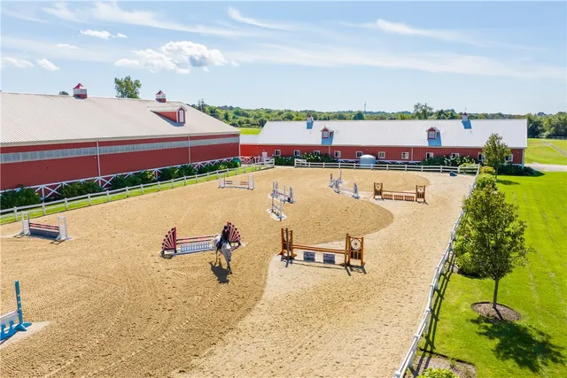 $2,350,000 | 44 Wimbledon Circle, Portsmouth, RI 02871