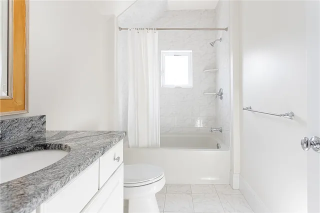 $2,350,000 | 44 Wimbledon Circle, Portsmouth, RI 02871