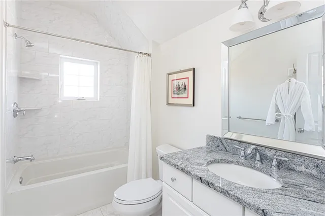 $2,350,000 | 44 Wimbledon Circle, Portsmouth, RI 02871