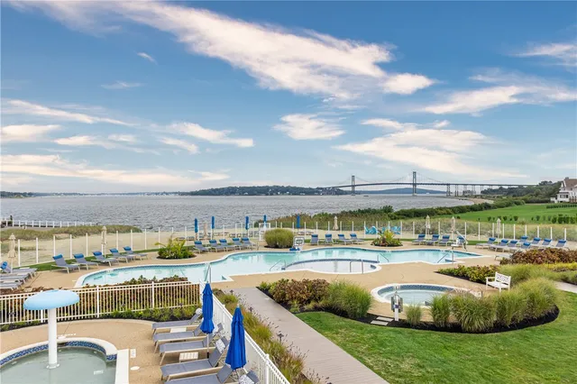 $2,350,000 | 44 Wimbledon Circle, Portsmouth, RI 02871