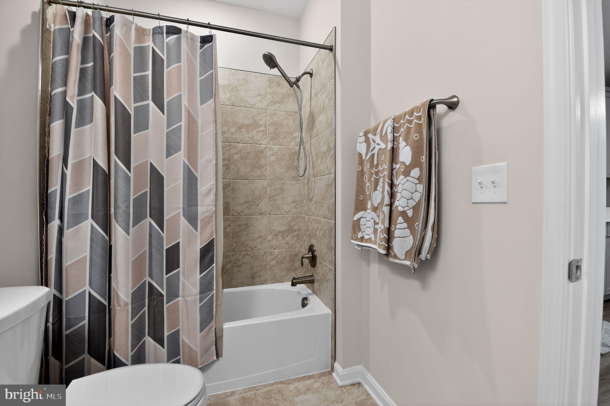 4007 Seaside Alder Road, Unit 8407 Bowie, MD 20720 - Photo 30 of 32 Second Bathroom