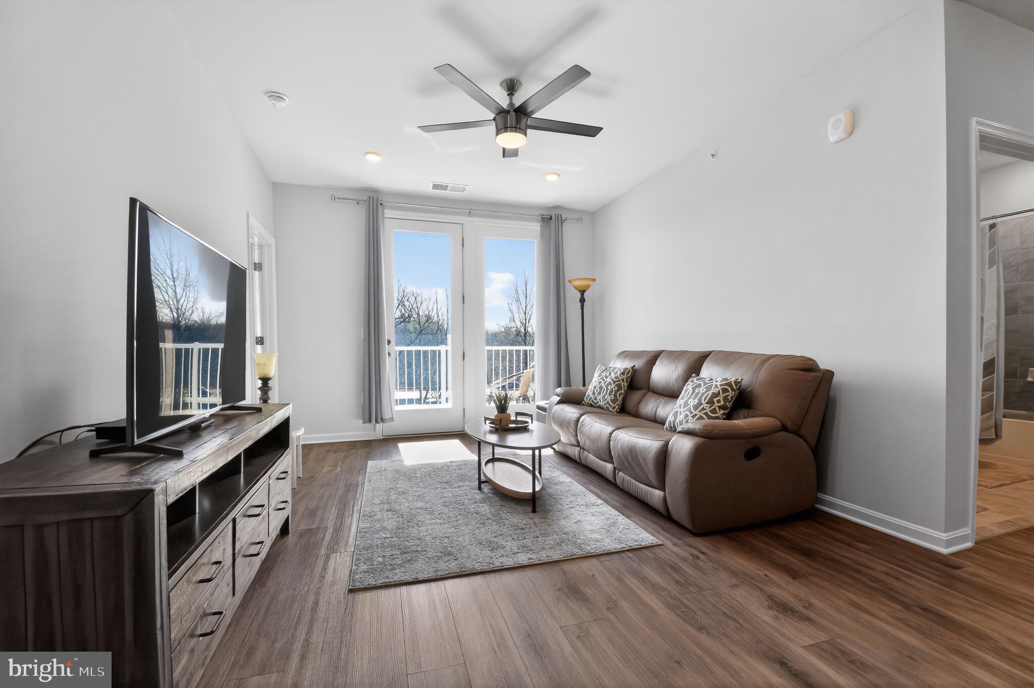 4007 Seaside Alder Road, Unit 8407 Bowie, MD 20720 - Photo 10 of 32 Living Room