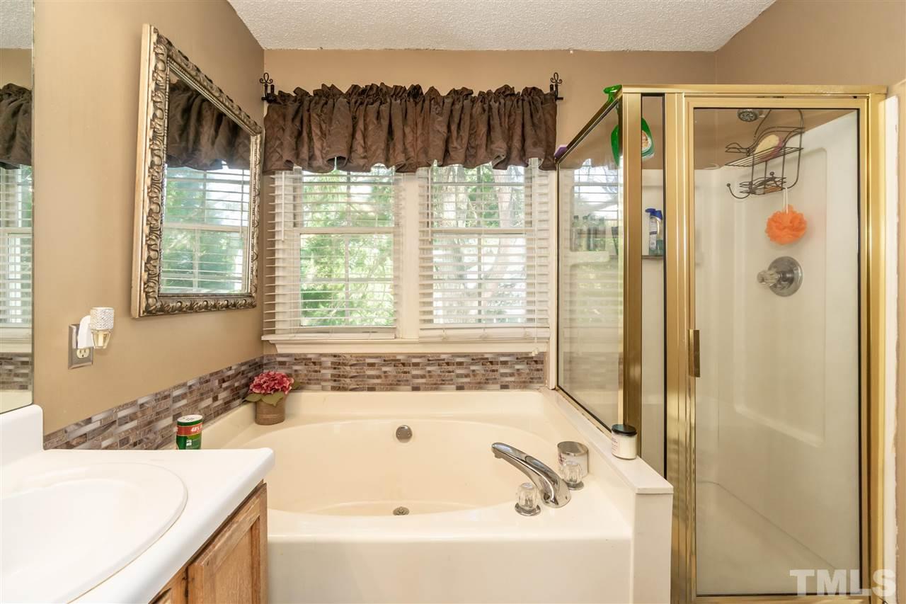 4232 Knightsbridge Way Raleigh, NC 27604 - Photo 6 of 13
