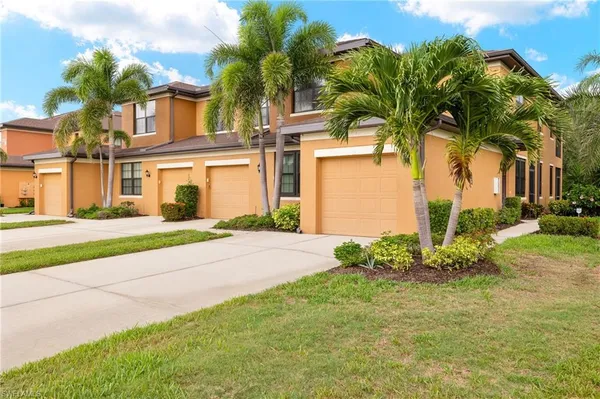 $2,300 | 3742 Pino Vista Way, Unit 4, Estero, FL 33928