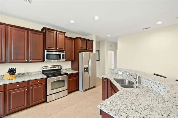 $2,300 | 3742 Pino Vista Way, Unit 4, Estero, FL 33928