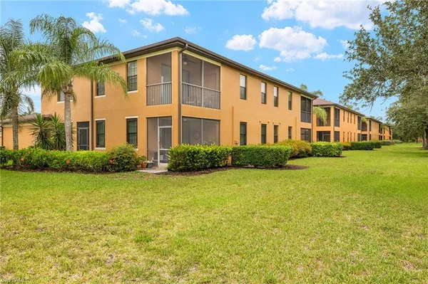 $2,300 | 3742 Pino Vista Way, Unit 4, Estero, FL 33928