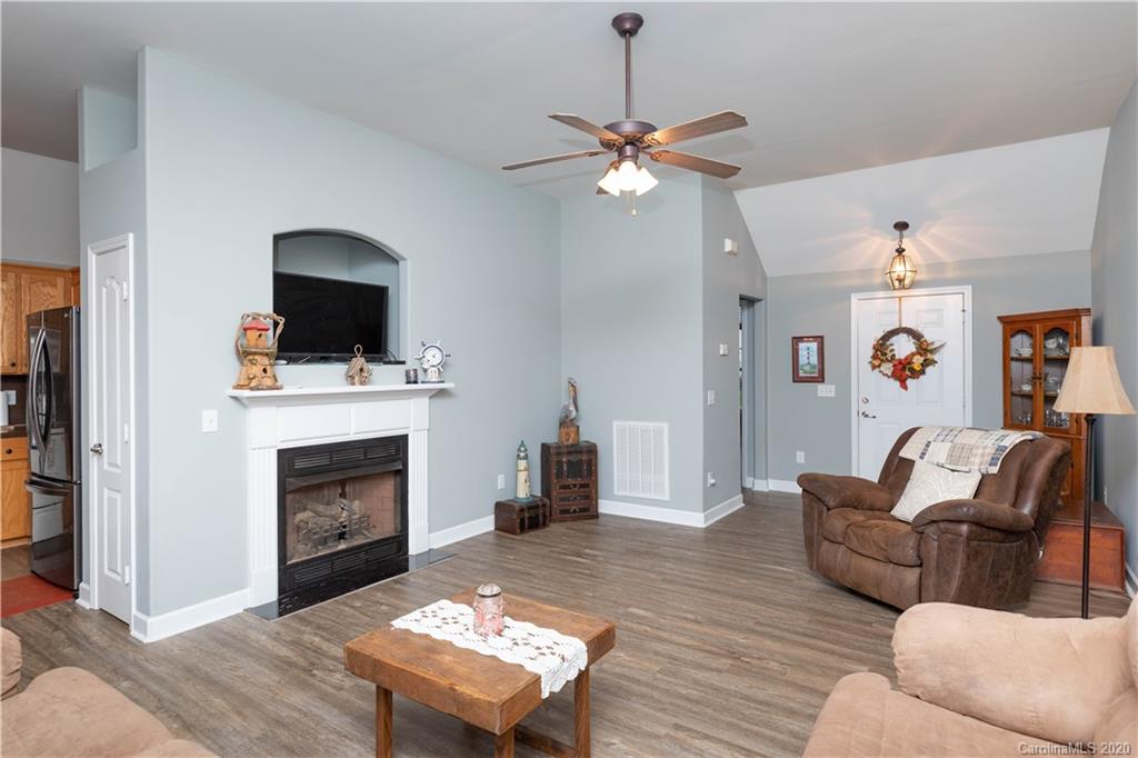 292 Eagle Creek Road Clover, SC 29710 - Photo 3 of 24 Gallery Image 3