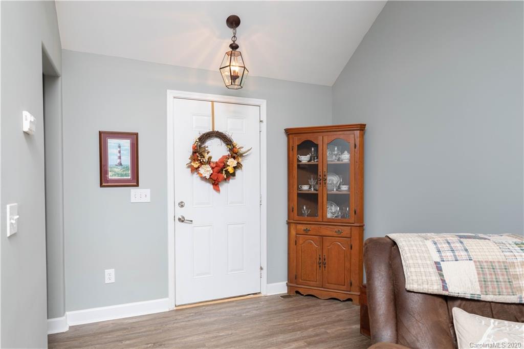 292 Eagle Creek Road Clover, SC 29710 - Photo 5 of 24 Gallery Image 5