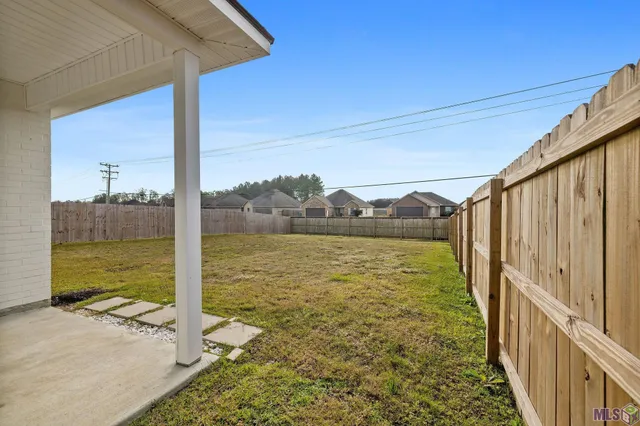 $2,600 | 12856 Silverbell Avenue, Denham Springs, LA 70726