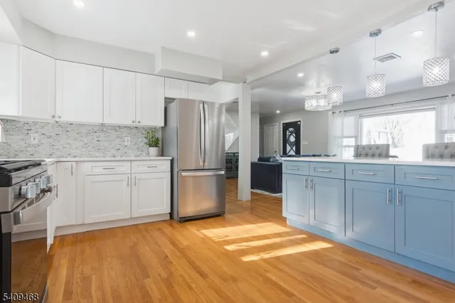 $725,000 | 16 Canterbury Drive, Scotch Plains, NJ 07076