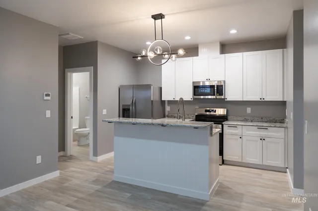 $1,495 | 297 Southeast 6th Avenue, Unit 2, Ontario, OR 97914