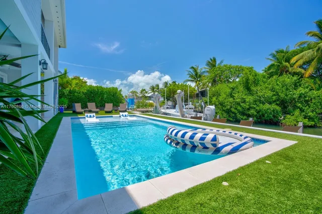 $3,499,000 | 145 Venetian Drive, Islamorada, FL 33036